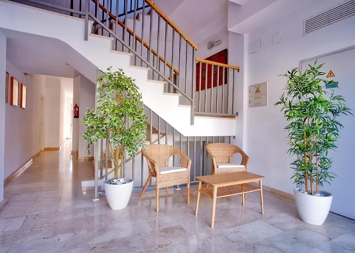 Deluxe & دينايا